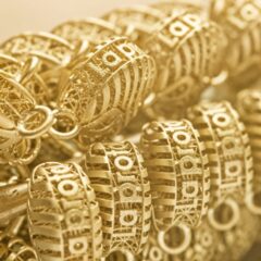 Componenti in oro realizzati in protofusione, dettaglio traforato